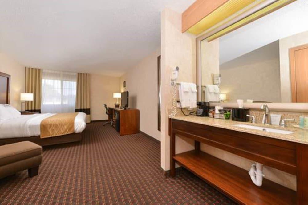Hotel Comfort & Riverview Near Davenport And I-80